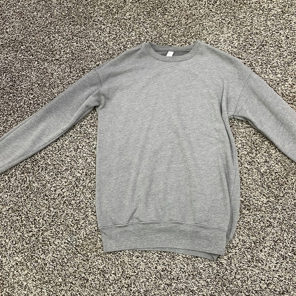 plain gray sweatshirt